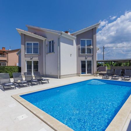 Holiday Home Villa Gocci Kmeti Exterior foto