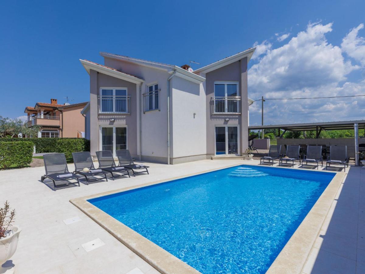 Holiday Home Villa Gocci Kmeti Exterior foto
